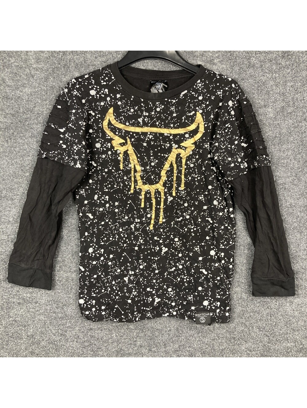 Switch Remarkable Boys XL Black Splatter Gold Bull Graphic Slashed L/S Shirt